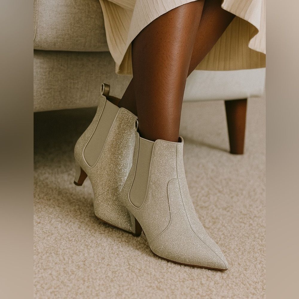 Tabitha Simmons Silver Chelsea Boots NIB $845 Retail Designer Statement 37.5 7.5